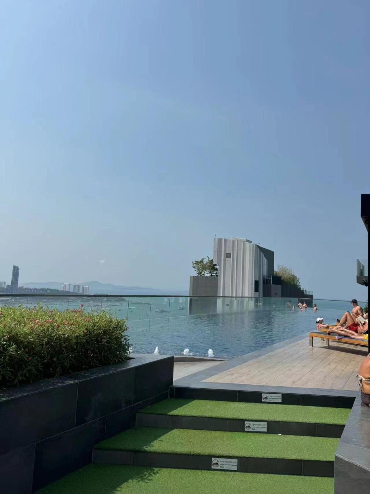 The Base Apartment Pattaya ภายนอก รูปภาพ