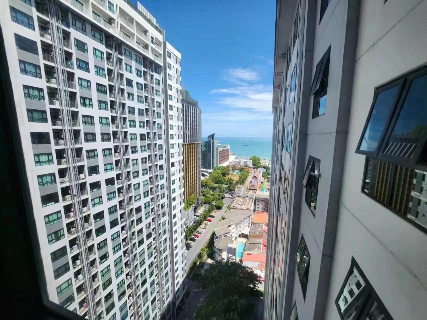 The Base Apartment Pattaya ภายนอก รูปภาพ