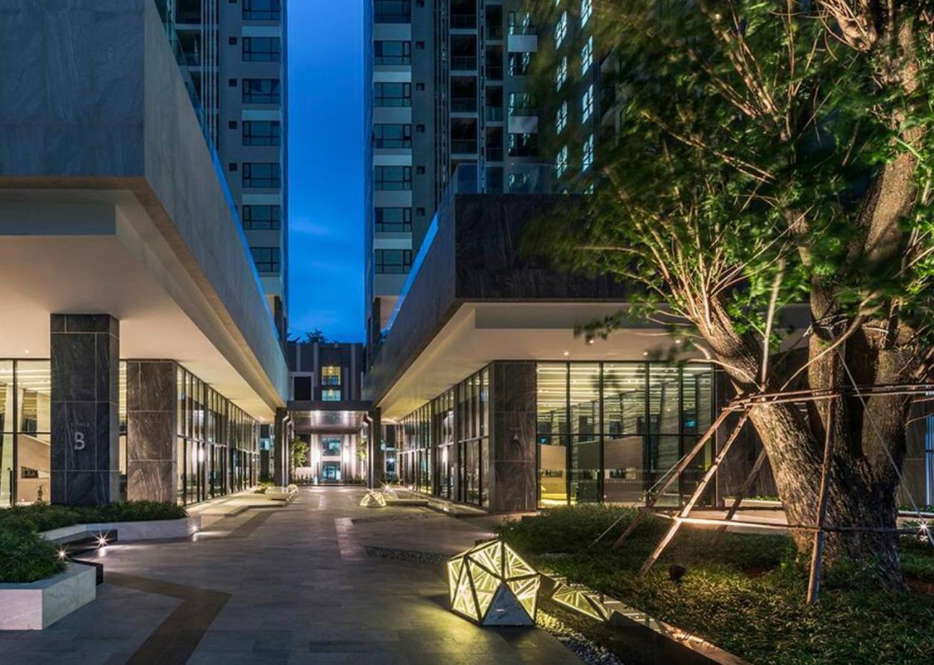 The Base Apartment Pattaya ภายนอก รูปภาพ